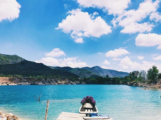 Hồ Đá Xanh là một trong những địa điểm chụp ảnh “lừa tình” mới nhất ở Vũng Tàu.