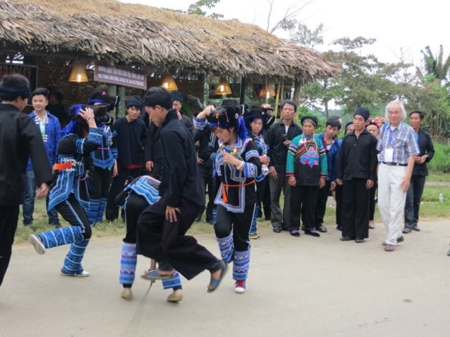 Lễ hội Khô già già của người dân Hà Nhì đen là lễ hội cầu mùa lớn nhất của người dân sống tại Y Tý, Lào Cai