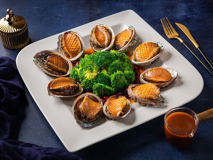 Món bào ngư nướng nổi tiếng ở nhà hàng Hải Âu 
