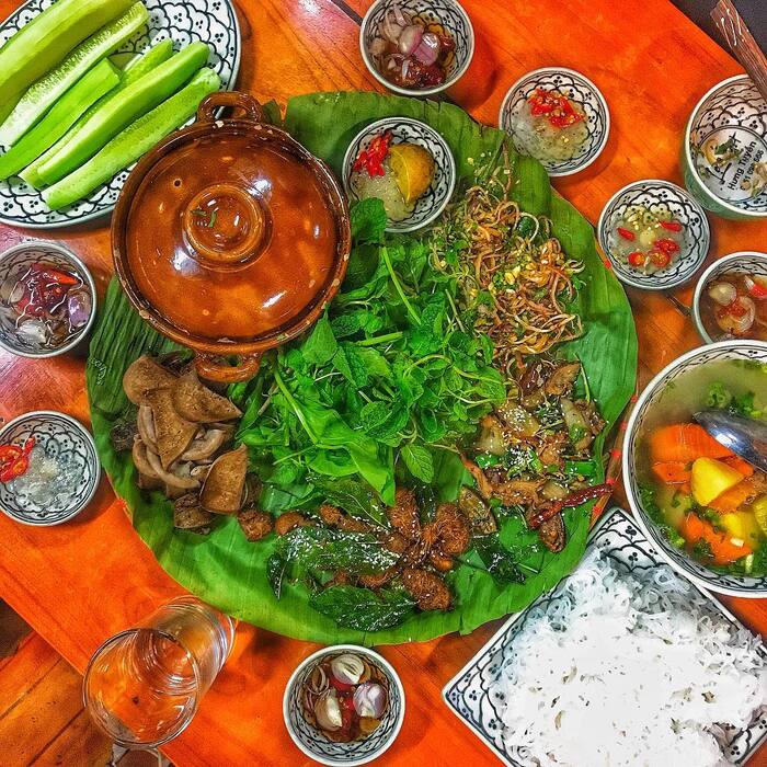 Dung Hoà Quán là nhà hàng ngon ở Mai Châu mà bạn không nên bỏ qua