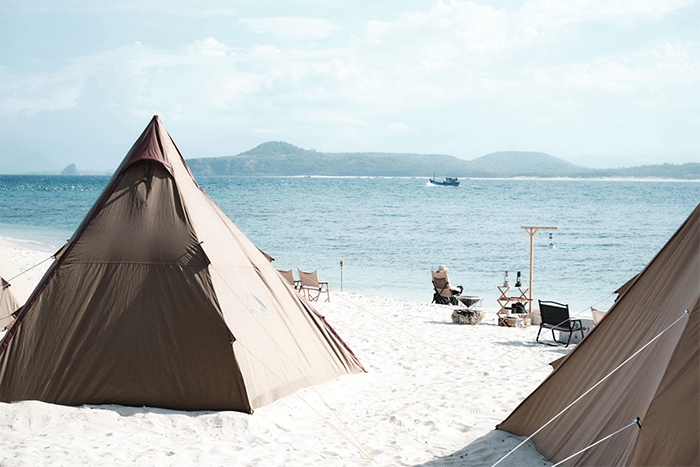 Cảnh đẹp mê mẩn của Bãi Xép làm bạn không thể không tổ chức một buổi tiệc cắm trại nho nhỏ thơ mộng trên bãi biển