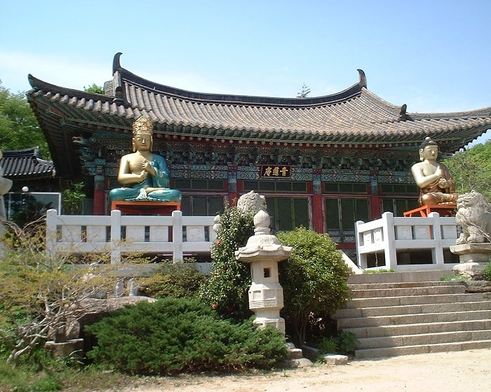Chùa Beomeosa là một trong những đền chùa lâu đời nhất tại thành phố Busan với bề dày lịch sử hơn 1300 năm tồn tại