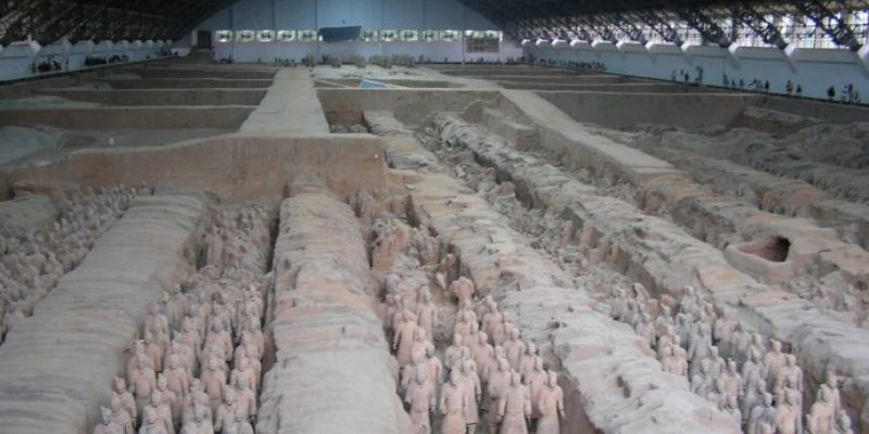 Các chiến binh đất nung và kỵ binh trong lăng mộ Tần Thủy Hoàng