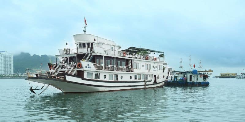 Trải nghiệm du thuyền Garden Bay trong chuyến khám phá vịnh Bái Tử Long