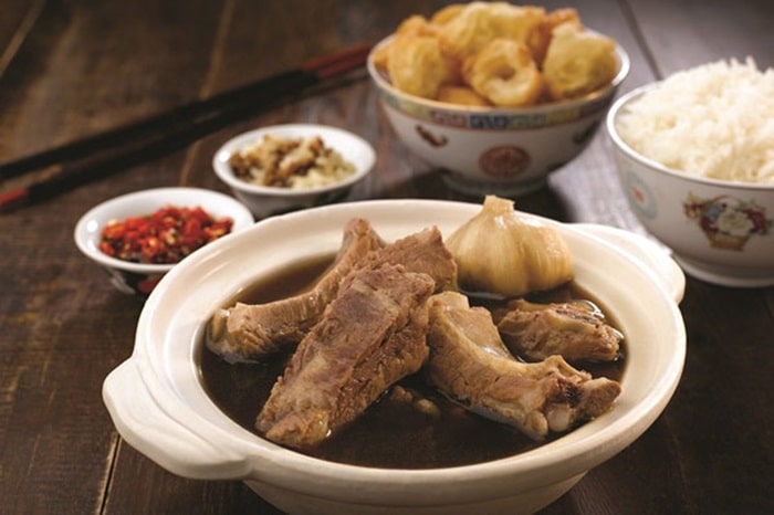Món canh sườn Bak Kut Teh là một trong những món ăn thanh đạm được du khách yêu thích 