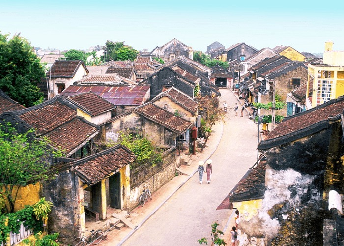 Khám phá làng cổ Bích La để tìm hiểu về mảnh đất địa linh nổi tiếng của Quảng Trị và tham gia dự vào những lễ hội văn hóa truyền thống đặc sắc.