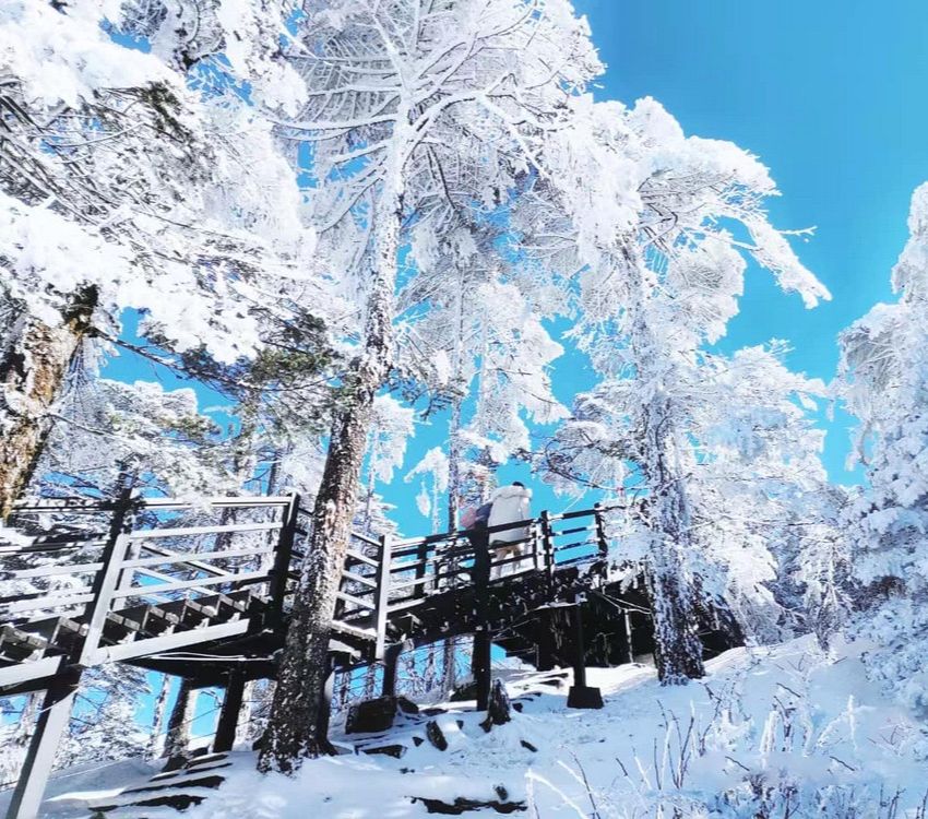 Cảnh sắc núi tuyết Kiệu Tử vào mùa đông