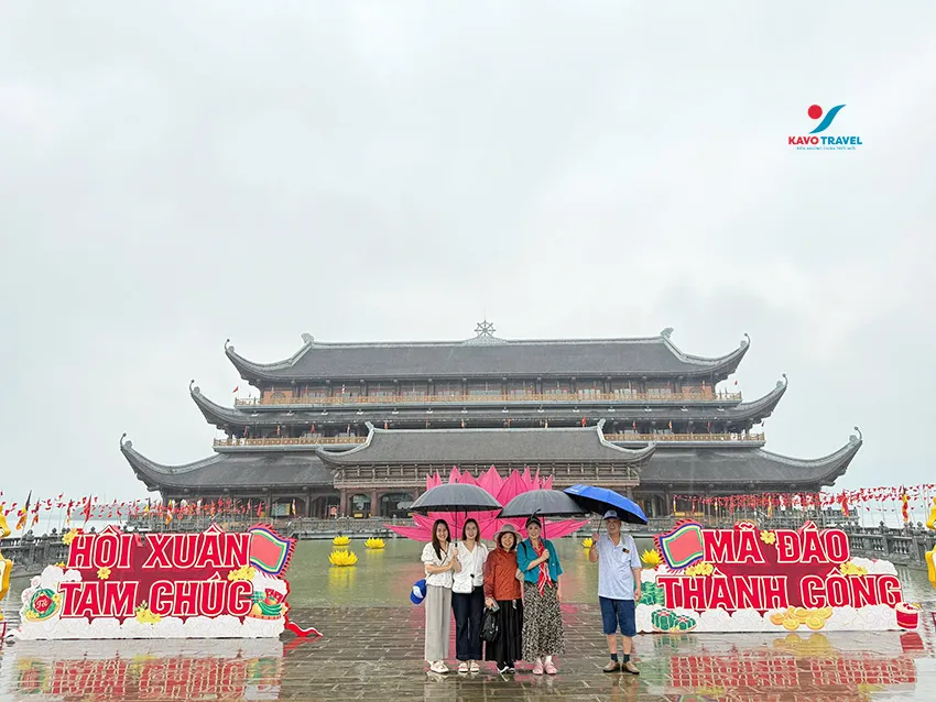 Du khách tour du lịch Hà Nam - Ninh Bình 2 ngày 1 đêm